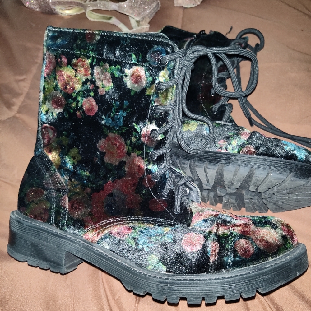 Steve Madden boots